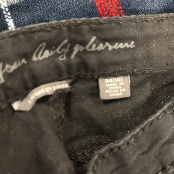 Jeans - Picture 3 of 3